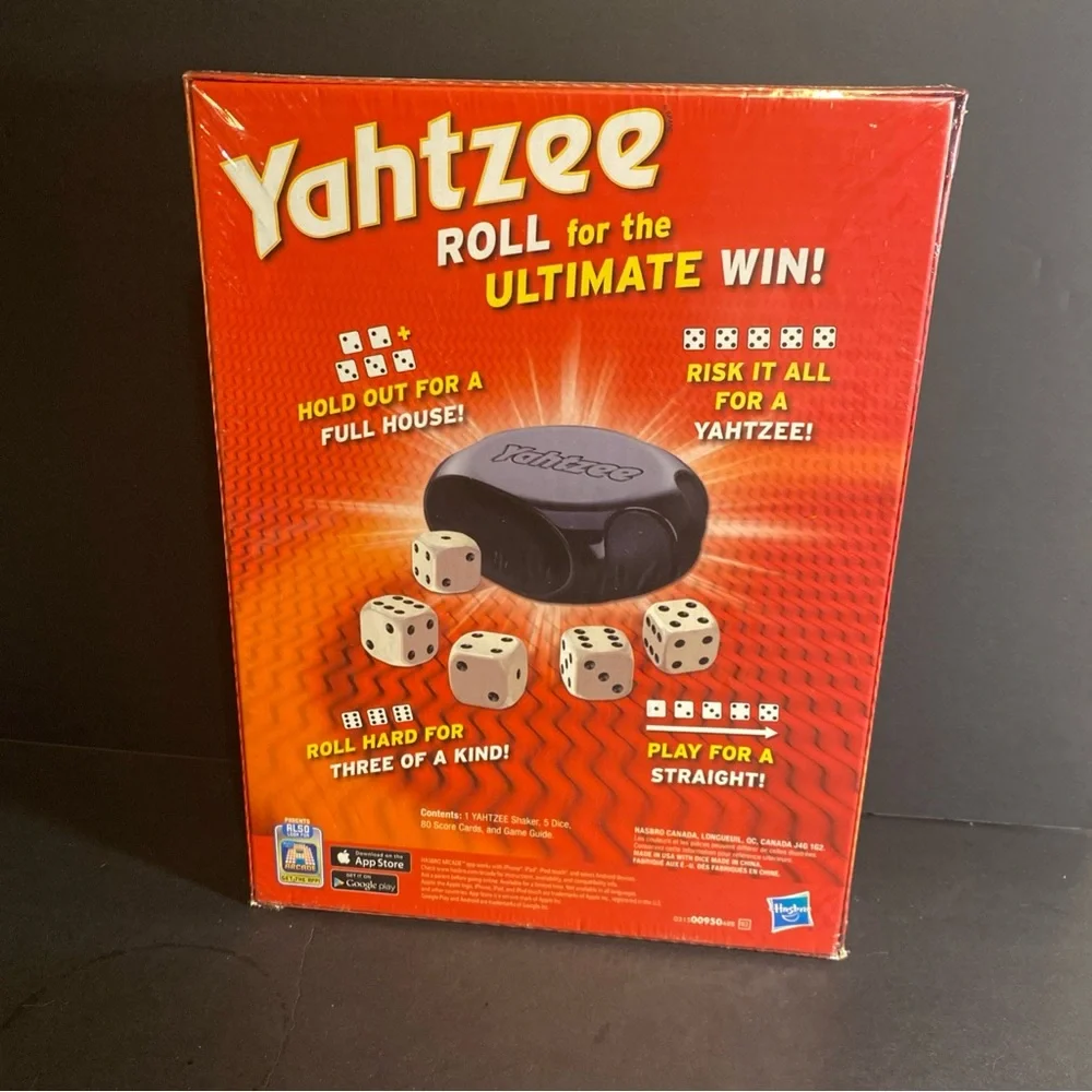 Hasbro Gaming Yahtzee Classic Dice Game Family Fun for Kids and Adults Ages 8+‎